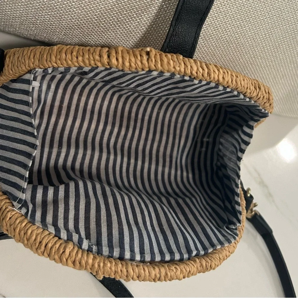 Stylish Tan and Black Woven Women's Bag - Picture 2 of 3